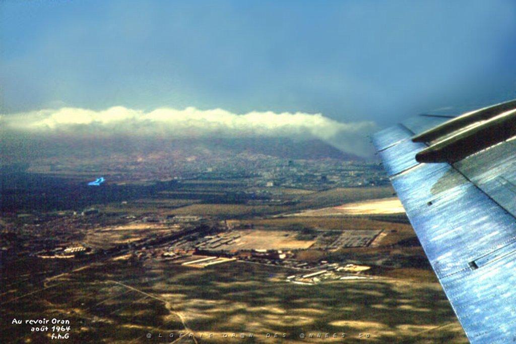 UN AUREVOIR A ORAN APRES LE DECOLLAGE DE LA SENIA 1964.JPG